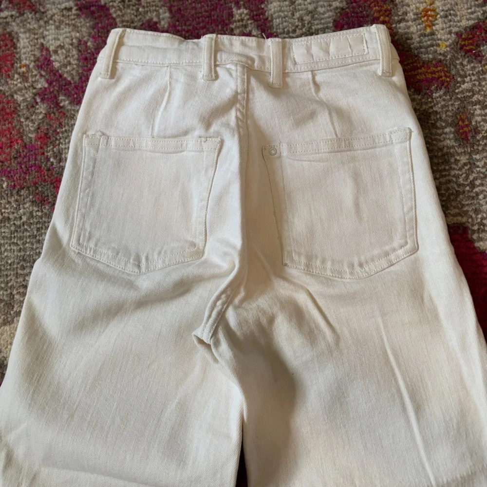 H&M • White wide-leg cropped culotte jeans - Picture 5 of 15